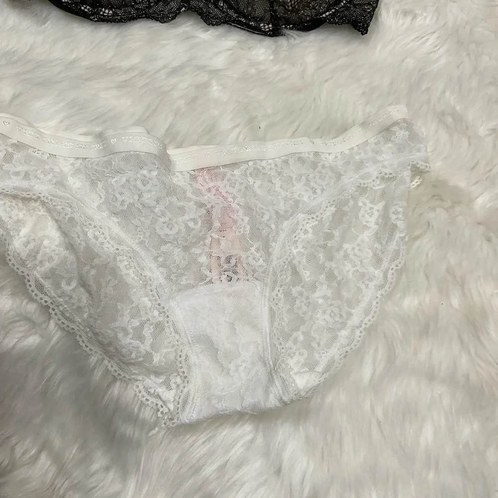 Victoria's Secret Black and White Lace Bra Set